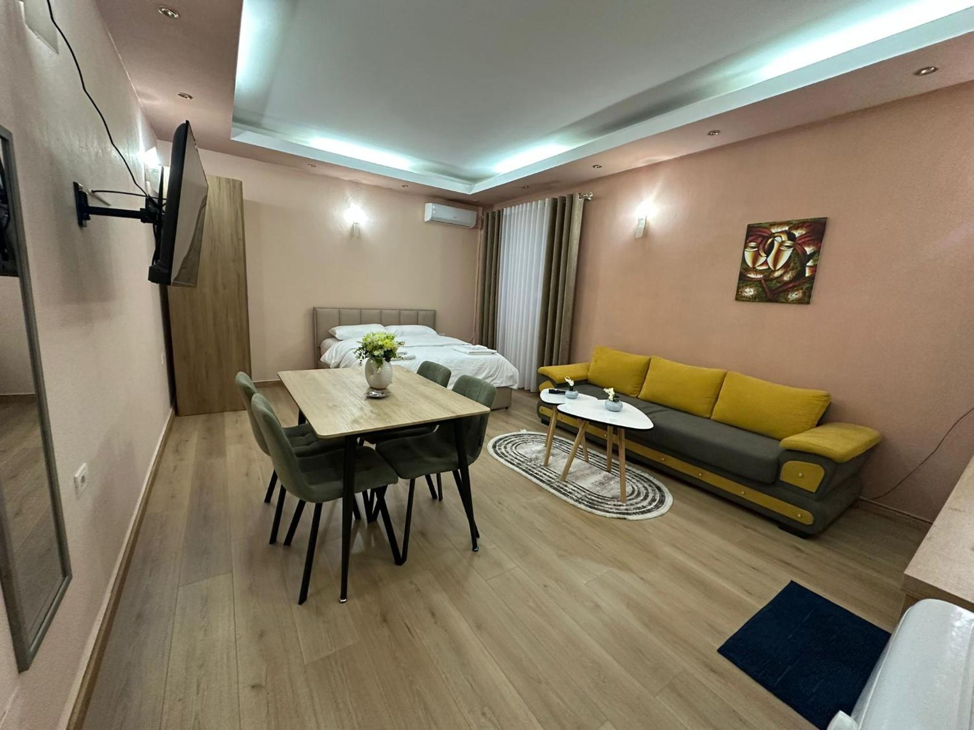 Adora Apartment Тирана Екстериор снимка